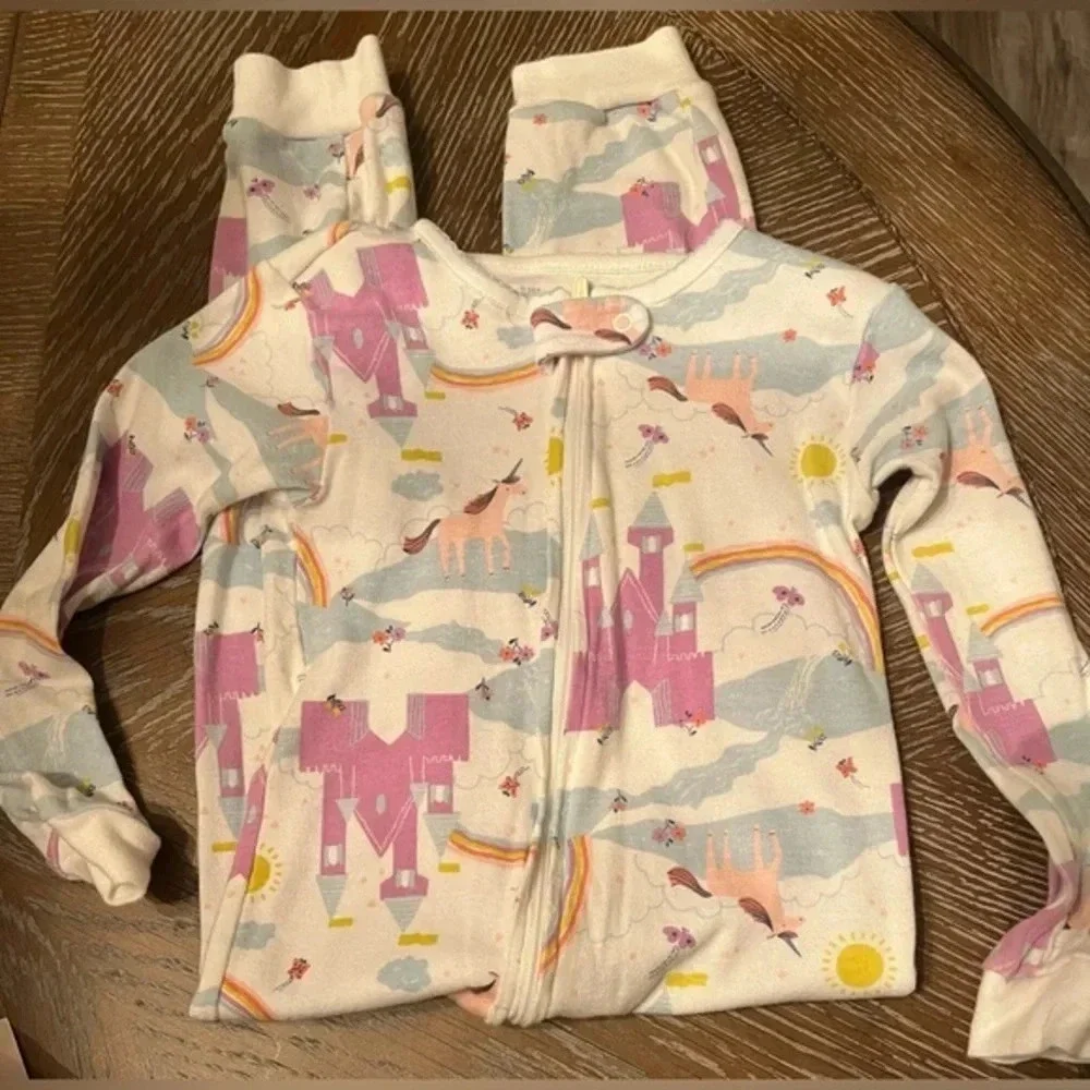 Carter’s Girls unicorn 🦄‎ Pajamas size 3T